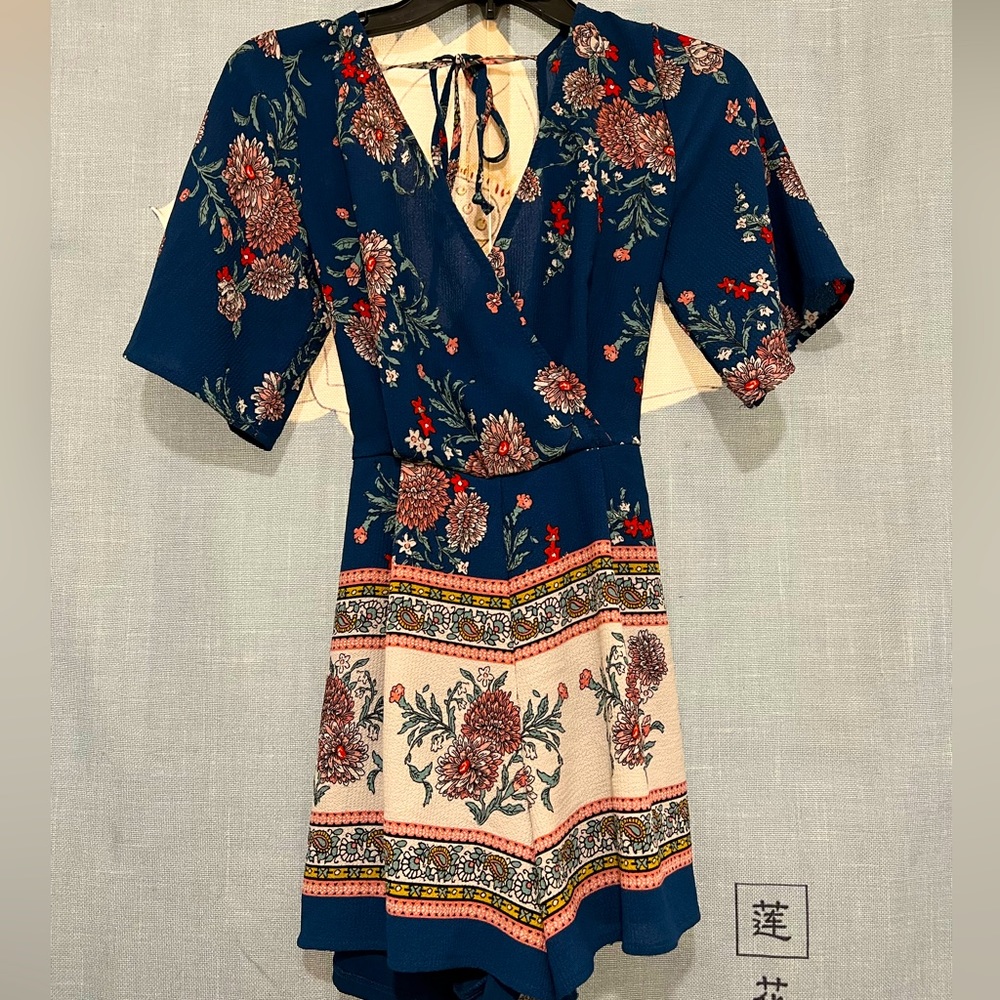 Trixxi Floral Romper 💙✨🌼🌸